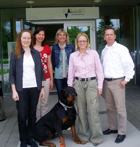 hund in der bayrischen bauakademie